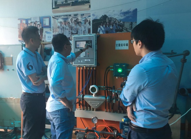 馬來(lái)西亞客戶來(lái)訪考察深?yuàn)W圖定量裝車控制系統(tǒng)項(xiàng)目